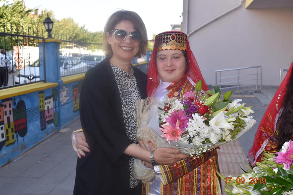 Milli Eğitim Bakanımız Sayın Ziya SELÇUK’ un Eşi Hanımefendi Rana SELÇUK İpekyolu Gündüzlü Bakım Rehabilitasyon ve Aile Danışmanlık Merkezi Müdürlüğüne ziyarette bulundular.