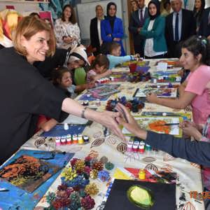 Milli Eğitim Bakanımız Sayın Ziya SELÇUK’ un Eşi Hanımefendi Rana SELÇUK İpekyolu Gündüzlü Bakım Rehabilitasyon ve Aile Danışmanlık Merkezi Müdürlüğüne ziyarette bulundular. - fotoğraf 2