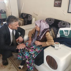 İl Müdürümüz Abdullah Kömürcüoğlu Aymelek Gündüzlü Yaşlı Bakım Merkezini ziyaret ederek Asırlık çınarlarımız ile hasbihalde bulundu. - fotoğraf 1