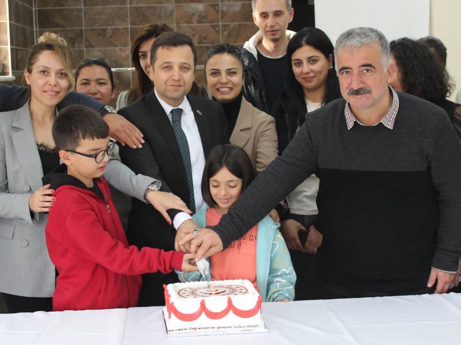 İL MÜDÜRLÜĞÜMÜZDE ÖĞRETMENLER GÜNÜ KUTLANDI