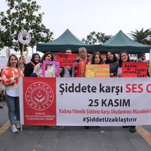 25 Kasım Kadına Yönelik Siddete Karşı Uluslararası Mücadele Günü kapsamında yürüyüş etkinliği düzenlendi - fotoğraf 6
