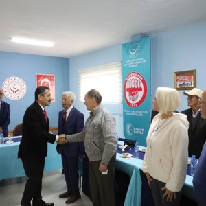 Valimiz Sayın Birol EKİCİ 24 Kasım Öğretmenler Günü Münasebetiyle Kırklareli Huzurevi Müdürlüğünden Hizmet Almakta Olan Emekli Öğretmenlerimizi Ziyaret Etti. - fotoğraf 2
