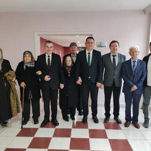 Kırklareli Huzurevi Müdürlüğümüzden hizmet almakta olan değerli büyüklerimiz İl Müdürümüz Sayın Bilgin ÖZBAŞ' a iadei ziyerette bulundu. - fotoğraf 1