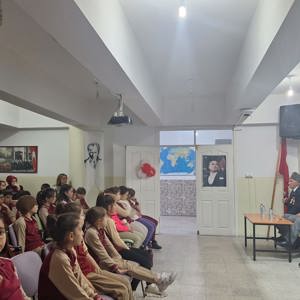 “Vatan ve Kahramanlık Buluşmaları” kapsamında kıymetli Gazilerimiz öğrenciler ile bir araya geldi. - fotoğraf 3