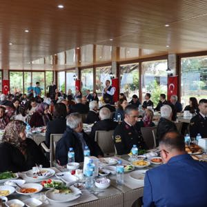 Cumhuriyetimizin 100. Yıl Etkinlikleri Kapsamında; Aziz şehitlerimizin KIymetli Aileleri ile biraraya geldik - fotoğraf 3