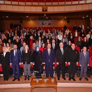 25 Kasım Kadına Yönelik Şiddetle Uluslararası Mücadele ve Dayanışma Günü Programımız Sayın Valimiz Yakup Canbolat'ın ve Hanımefendinin katılımı ile gerçekleşti. - fotoğraf 1