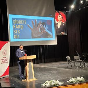 25 Kasım Kadına Yönelik Şiddetle Uluslararası Mücadele ve Dayanışma Günü Programımız Sayın Valimiz Yakup Canbolat'ın ve Hanımefendinin katılımı ile gerçekleşti. - fotoğraf 3