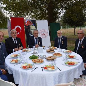 Gaziler Gününde Gazilerimiz ve Yakınları ile Kahvaltıda Buluştuk – 19.09.2019 - fotoğraf 15
