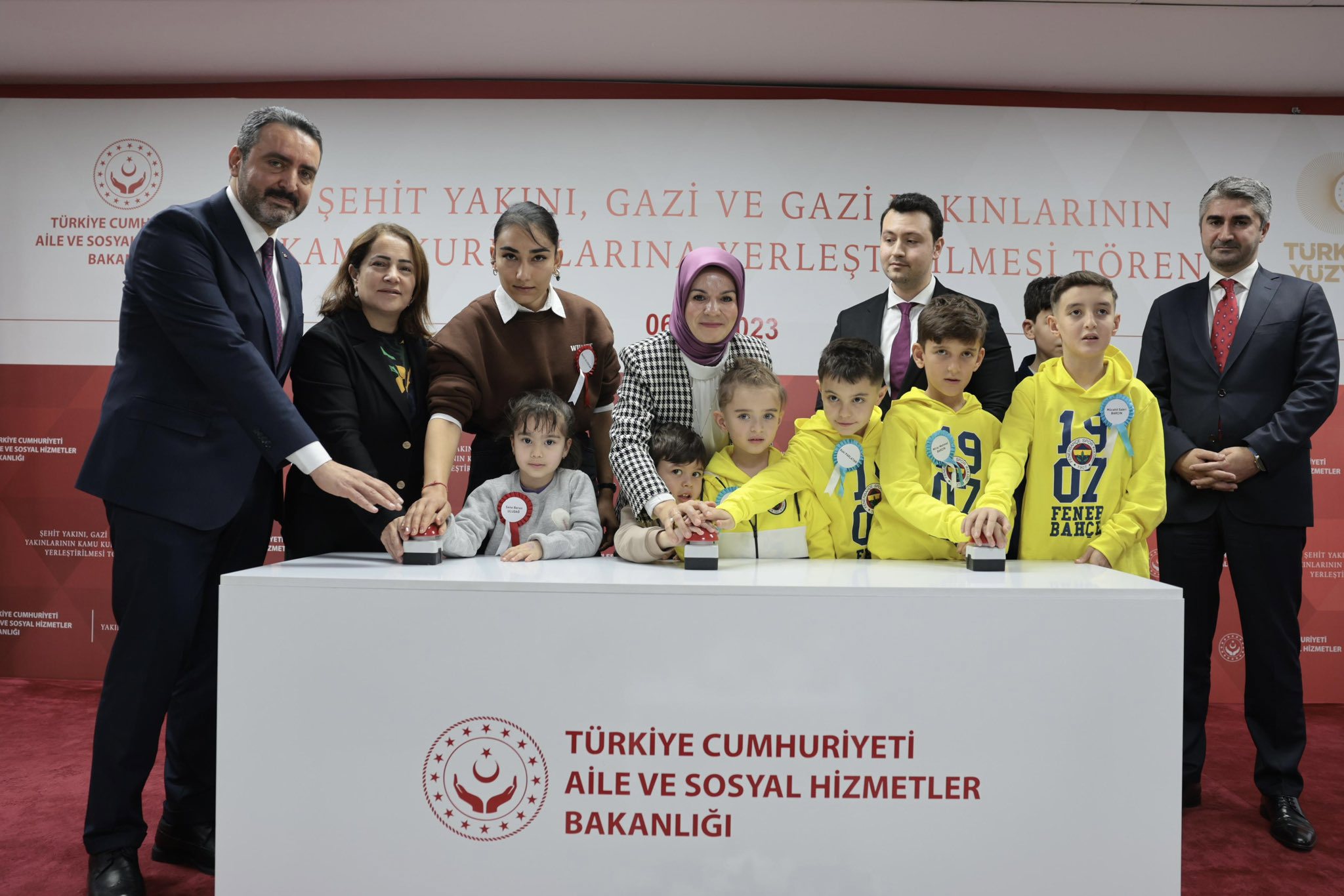 Şehit yakını, gazi ve gazi yakınlarının kamuya yerleştirilme töreni gerçekleştirildi. - fotoğraf 1