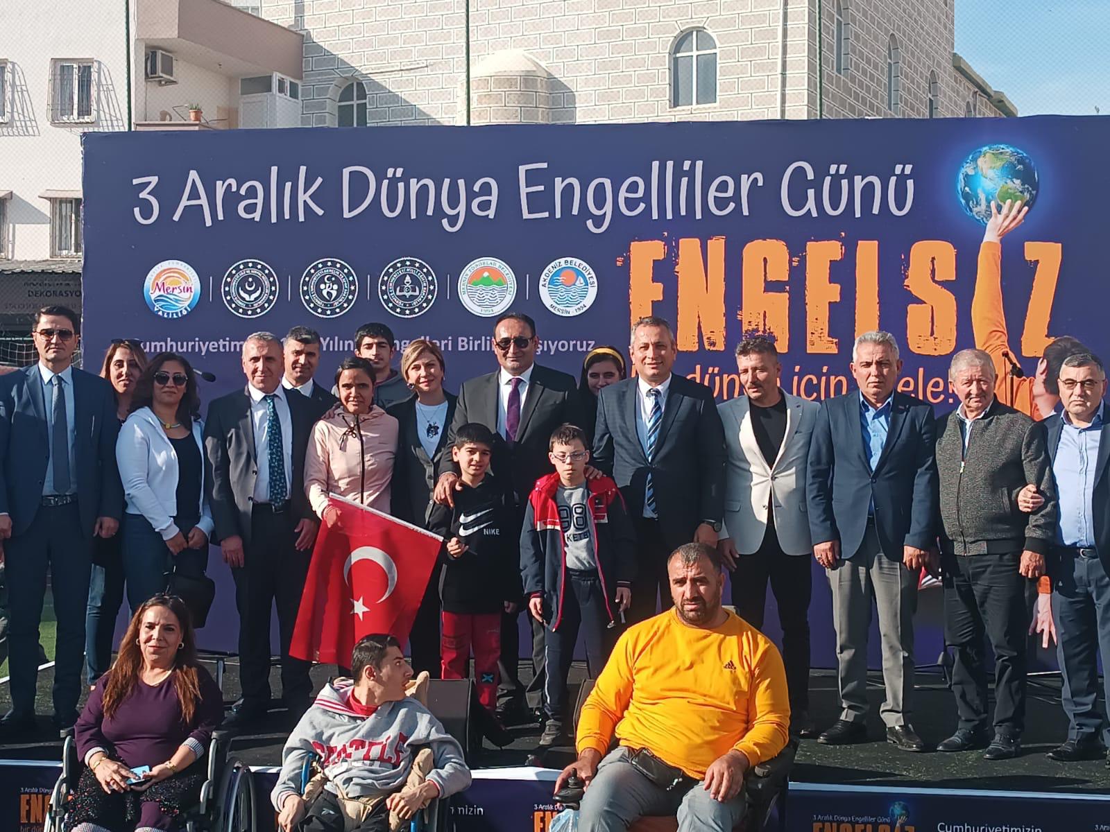 #3AralıkDünyaEngellilerGünü kapsamında Valiliğimiz himayesinde Akdeniz ve Toroslar Belediyesi işbirliğiyle düzenlediğimiz farkındalık programında il protokolü,özel bireylerimiz ve fedakar aileleri, personellerimiz ve vatandaşlarımızla bir araya geldik.