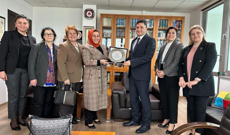 Hizmetiçi eğitim veren Bölge Adliye Mahkemesi Hakimlerine emeklerinden dolayı teşekkür ziyareti gerçekleştirilmiştir