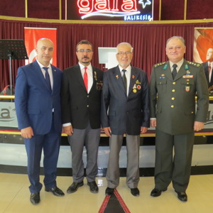 Şanlı Tarihimizin Ebedi Kahramanları Onuruna Yemek Programı Düzenlendi - fotoğraf 19