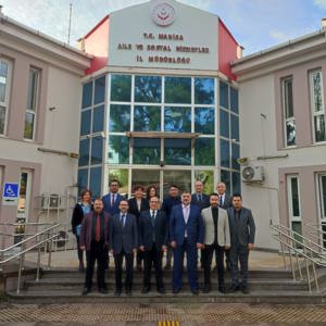 Türk Sağlık-Sen Manisa Şube Başkanı ve Kamu-Sen Manisa İl Temsilcisi Aydın AKAGÜNDÜZ İl Müdürümüze Hayırlı Olsun Ziyaretinde Bulundu - fotoğraf 3