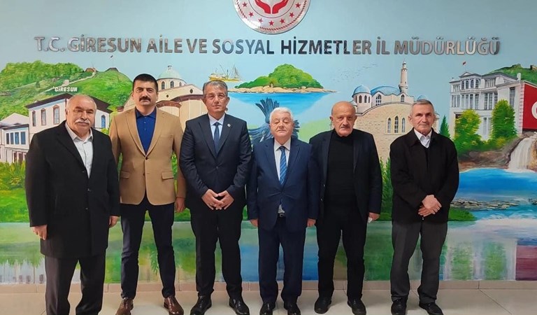 Milliyetçi Hareket Partisi İl Başkanı Abdullah Karaosmanoğlu ve il yönetim kurulu, il müdürümüz Mustafa MODAOĞLU'nu ziyaret etti