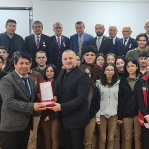 Kahraman Gazilerimiz ile Öğrencilerimiz "Vatan ve Kahramanlık Buluşmaları"  Konulu Söyleşilerde Bir Araya Geldi. - fotoğraf 4