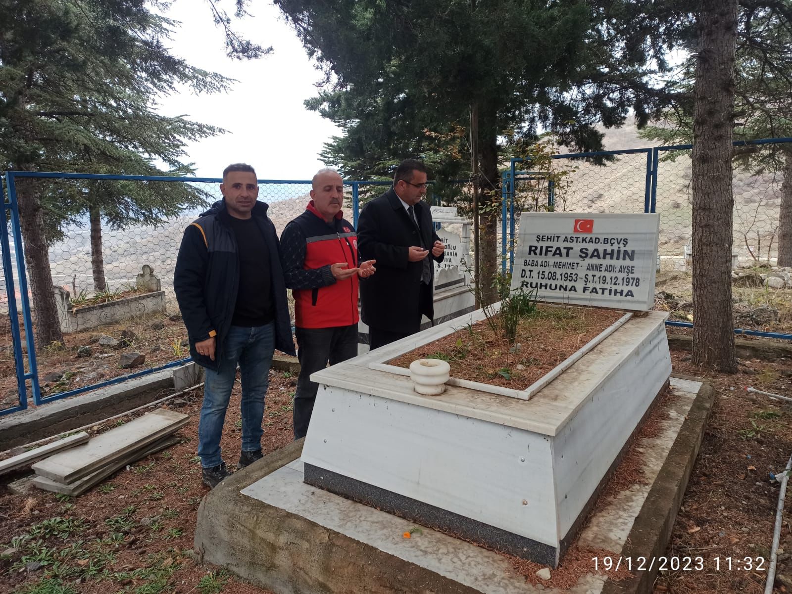 Şehidimiz Astsubay Kıdemli Başçavuş Rifat ŞAHİN'İN, Şehadetinin Sene-i devriyesinde kabri başında dualar ettik.