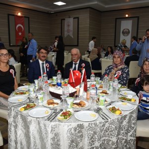 Gaziler Onuruna Yemek Düzenlendi - fotoğraf 5