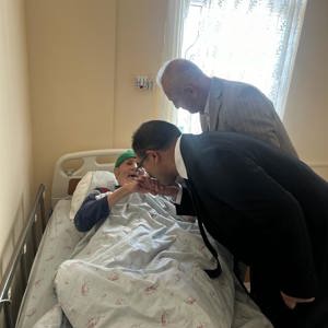 İl Müdürümüz Sayın Sahit AYDIN bağlı kuruluşumuz Kamile Hacı Ahmet Akdağ Huzurevi Yaşlı Bakım ve Rehabilitasyon Merkezi Müdürlüğü'nde bulunan kıymetli büyüklerimizle bir araya gelerek sohbet etti. - fotoğraf 2
