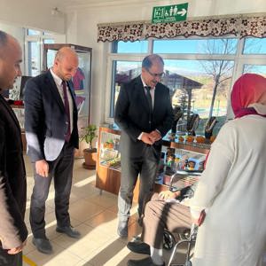 İl Müdürümüz Sayın Sahit AYDIN bağlı kuruluşumuz Kamile Hacı Ahmet Akdağ Huzurevi Yaşlı Bakım ve Rehabilitasyon Merkezi Müdürlüğü'nde bulunan kıymetli büyüklerimizle bir araya gelerek sohbet etti. - fotoğraf 4