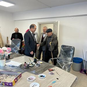 İl Müdürümüz Sayın Sahit AYDIN bağlı kuruluşumuz Kamile Hacı Ahmet Akdağ Huzurevi Yaşlı Bakım ve Rehabilitasyon Merkezi Müdürlüğü'nde bulunan kıymetli büyüklerimizle bir araya gelerek sohbet etti. - fotoğraf 6