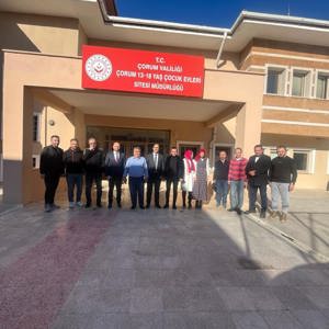 İl Müdürümüz Sayın Sahit AYDIN bağlı kuruluşumuz 13-18 Yaş Çocuk Evleri Sitesi Müdürlüğü'nü ziyaret ederek çalışmalar hakkında bilgi aldı. - fotoğraf 1