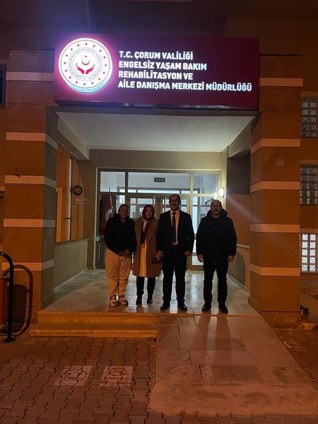 İl Müdürümüz Sayın Sahit AYDIN bağlı kuruluşumuz Engelsiz Yaşam Bakım Rehabilitasyon ve Aile Danışma Merkezi Müdürlüğü'müzü ziyaret ederek çalışmalar hakkında bilgi aldı. Kuruluşta kalan bireylerle keyifli vakit geçirdi.