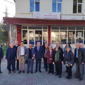 Edirne Huzurevi Müdürlüğünden hizmet almakta olan değerli büyüklerimiz görevine başlayan İl Müdürümüz Sayın Bilgin ÖZBAŞ’ a ziyarette bulundu. - fotoğraf 5