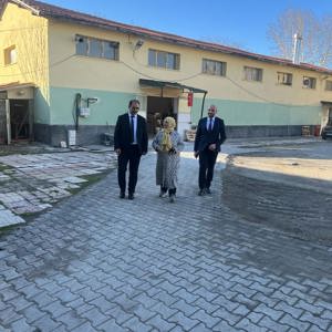 İl Müdürümüz Sayın Sahit AYDIN Kadın girişimcilerimiz tarafında kurulan S.S. Sungurlu Kadın Girişimi, üretim ve İşletme Kooperatifini ziyaret ederek Çorum mantısı ve benzeri unlu mamüllerinin üretimi ve kadınlarımızın kooperatifleşerek üretime katkı sağlamaları hakkında bilgi alışverişinde bulundu. - fotoğraf 7