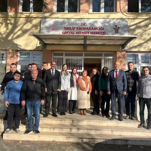 İl Müdürümüz Sayın Sahit AYDIN bağlı kuruluşumuz İskilip Sosyal Hizmet Merkezi Müdürlüğü'müzü ziyaret ederek çalışmalar hakkında bilgi aldı. - fotoğraf 1