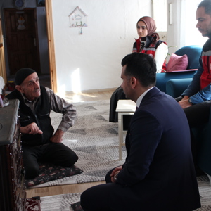 Kıbrıs Gazimiz Evinde Ziyaret Edildi. - fotoğraf 2