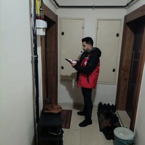 Aile Sosyal Destek Programı kapsamında, Bitlis Sosyal Hizmet Merkezi Müdürlüğü personelleri tarafından Bitlis merkezde hane ziyaretleri gerçekleştirildi. Aile Sosyal Destek Programı ekiplerimizle, vatandaşlarımızın desteğe ihtiyaç duydukları her noktada yanlarındayız. - fotoğraf 1