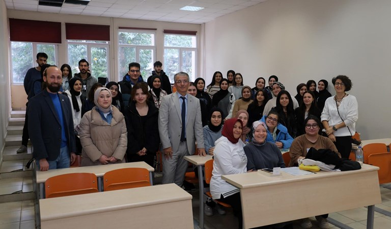 İl Müdürümüz Mustafa MODAOĞLU Giresun Üniversitesi Öğrencilerine Bakanlığımız Hakkın Bilgi Verdi