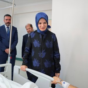 Aile ve Sosyal Hizmetler Bakanımız Göktaş'tan Yaralı Askerlere Ziyaret - fotoğraf 1