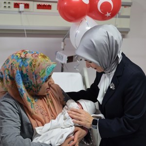 Aile ve Sosyal Hizmetler Bakanımız Mahinur Özdemir Göktaş, Yeni Yılın İlk Bebeklerini Ziyaret Etti - fotoğraf 4
