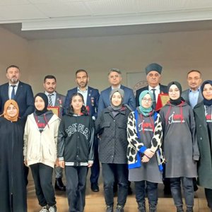Vatan ve Kahramanlık Buluşmaları Projesiyle Gazilerimiz, Öğrencilerle Buluştu - fotoğraf 4