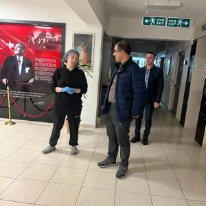 İl Müdürümüz Sayın Sahit AYDIN 7/24 esaslı özverili bir şekilde hizmet veren bağlı kuruluşlarımızı ziyaret ederek çalışmalar hakkında bilgi aldı. Geleceğimizin teminatı sevgili gençlerimizle keyifli sohbetler etti ve sportif etkinliklerde bulundu. - fotoğraf 5