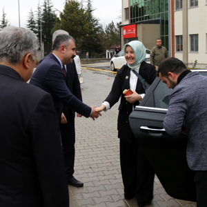 Bakan Yardımcısı Sayın Leman Yenigün Şehidimizin Baba Ocağına Taziye Ziyaretine Bulundu - fotoğraf 5