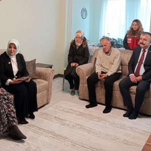 Bakan Yardımcısı Sayın Leman Yenigün Şehidimizin Baba Ocağına Taziye Ziyaretine Bulundu - fotoğraf 4
