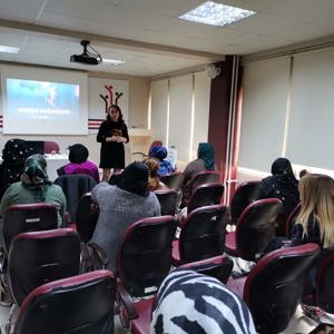EBEVEYNLERİMİZE YÖNELİK MADDE BAĞIMLILIĞI EĞİTİMİ VERİLDİ - fotoğraf 1