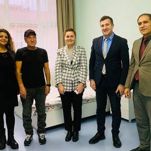 Vali Yardımcımız Sayın İdli ÖZDEMİR DOĞAN ve İl Müdürümüz Arif LAÇİN Kıymetli Yaşlılarımıza Ziyarette Bulundu - fotoğraf 3