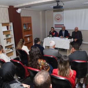 YÜREĞİR SOSYAL HİZMET MERKEZİNDE UZMAN ELEMANLARIMIZLA TOPLANTI - fotoğraf 3