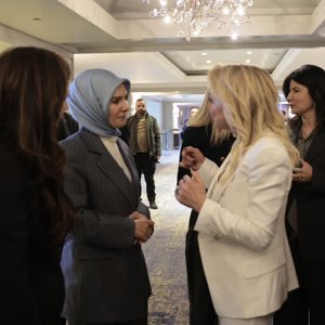Aile ve Sosyal Hizmetler Bakanımız Göktaş, Teknolojiyle İlgilenen Kadınlara Yapay Zekayla Hazırlanan Metinden Seslendi - fotoğraf 4