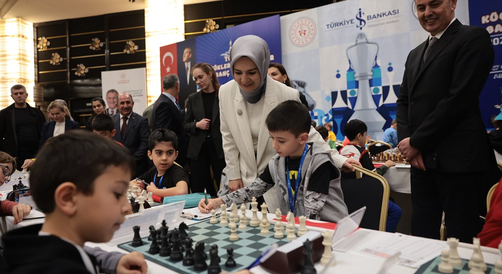 Aile ve Sosyal Hizmetler Bakanımız Göktaş, Antalya'daki Satranç Şampiyonası'na Katıldı