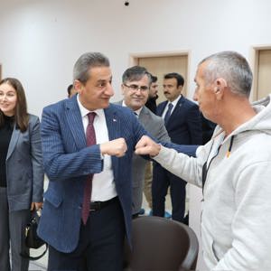  Valimiz  Sayın Erol Karaömeroğlu'ndan Engelsiz Yaşam Bakım Rehabilitasyon ve Aile Danışma Merkezimize Ziyaret. - fotoğraf 6