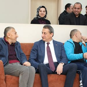  Valimiz  Sayın Erol Karaömeroğlu'ndan Engelsiz Yaşam Bakım Rehabilitasyon ve Aile Danışma Merkezimize Ziyaret. - fotoğraf 5