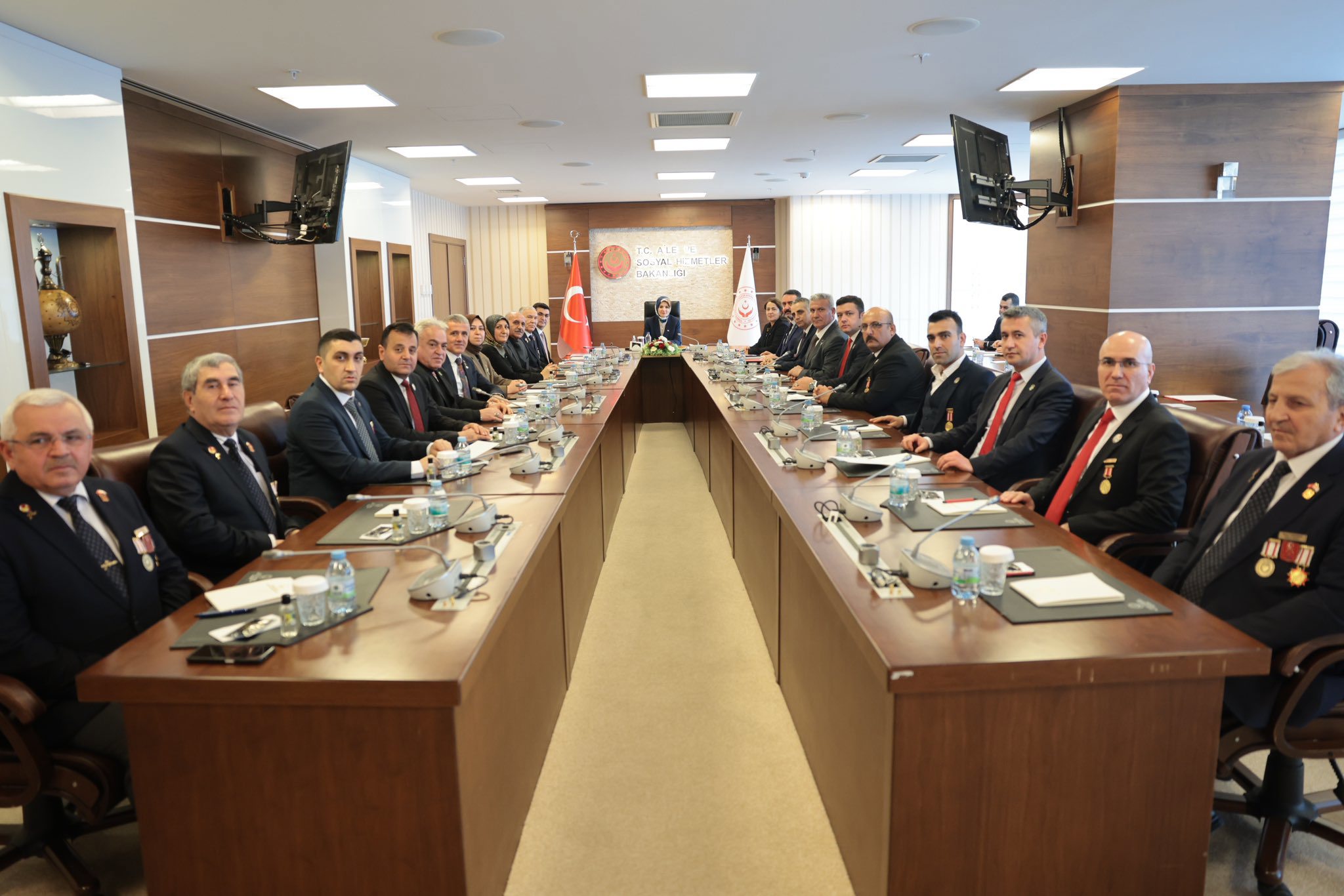 Şehit Yakınları ve Gaziler Alanında Çalışan Dernek Yöneticilerimiz Bakanımız Mahinur Özdemir Göktaş İle Görüştüler - fotoğraf 1