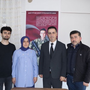 Şehit Ailelerine Ziyaret Gerçekleştirildi - fotoğraf 2