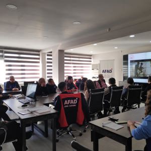 Müdürlüğümüzce Kırklareli İl Afet Acil Durum Müdürlüğü personeli ve yöneticilerine yönelik Koruyucu Aile Hizmet Modeli bilgilendirme ve tanıtım toplantısı yapılmıştır. - fotoğraf 3