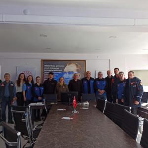 Müdürlüğümüzce Kırklareli İl Afet Acil Durum Müdürlüğü personeli ve yöneticilerine yönelik Koruyucu Aile Hizmet Modeli bilgilendirme ve tanıtım toplantısı yapılmıştır. - fotoğraf 1