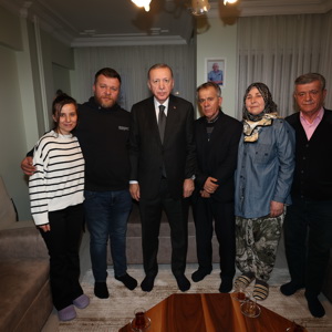 Cumhurbaşkanımız Sayın Recep Tayyip Erdoğan Şehit Evcin’in Ailesine Taziye Ziyaretinde Bulundu  - fotoğraf 5